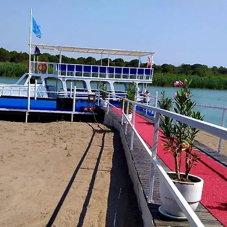 Royal Villas A 12 * באלאק